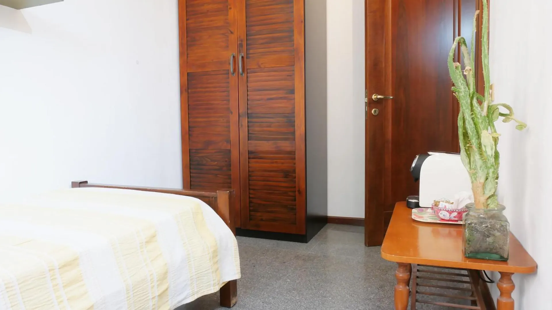 Guest house Stanze Con Bagno E Terrazza Privati, Spiaggia A 100Mt Su Forti