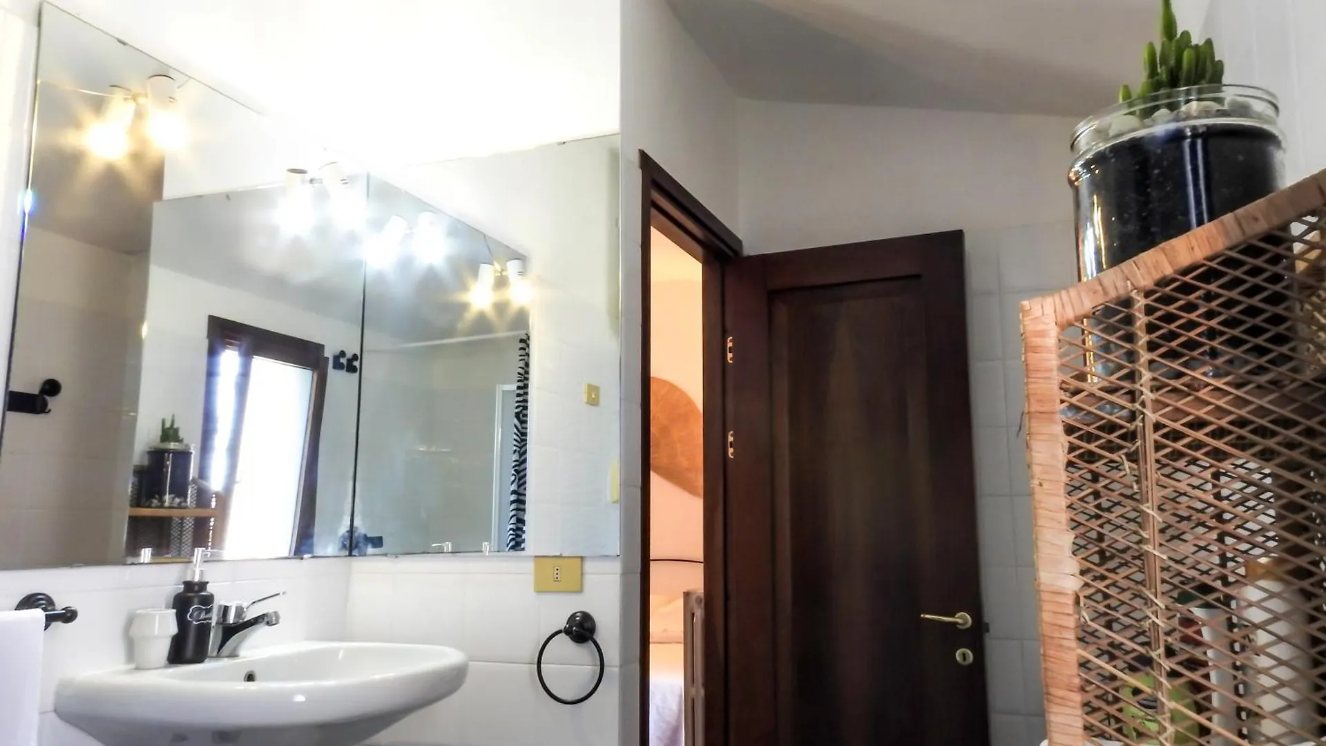 Stanze Con Bagno E Terrazza Privati, Spiaggia A 100Mt Su Forti Italy